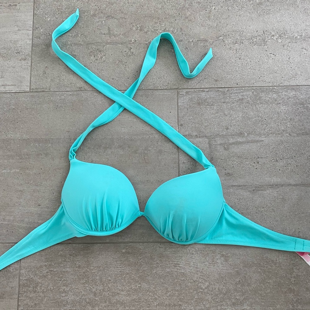 VS bikini pushup